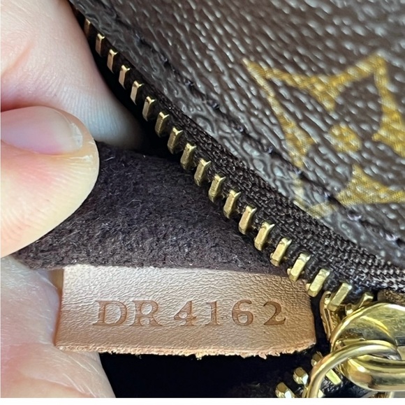 Authentic Louis Vuitton Pochette Métis - Picture 14 of 15